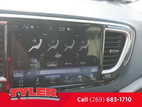 Used 2022 Chrysler Pacifica Touring-L FWD image 45