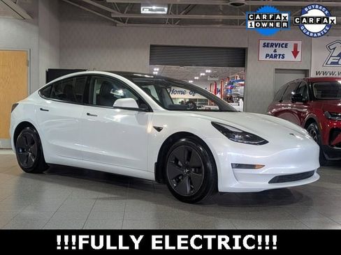Used 2023 Tesla Model 3 Standard Range image 2