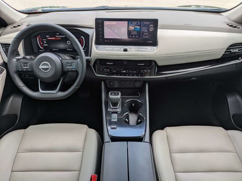 Used 2024 Nissan Rogue SL FWD image 17
