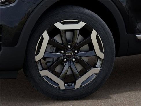 New 2025 Kia Telluride S image 9