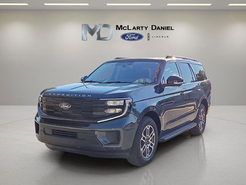 New 2025 Ford Expedition Active AWD/4WD image 2