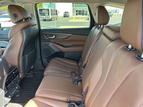 Used 2024 Acura MDX SH-AWD w/ Advance Package image 15