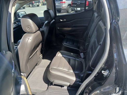 Used 2019 GMC Acadia Denali image 21