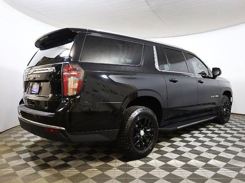 Used 2023 Chevrolet Suburban LT image 5