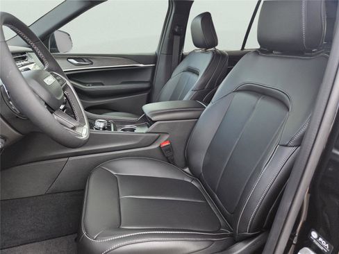 New 2025 Jeep Grand Cherokee Limited w/ Luxury Tech Group II image 16