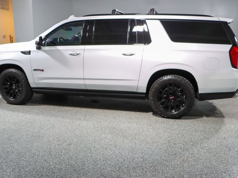 Used 2023 GMC Yukon XL AT4 w/ AT4 Premium Plus Package image 10