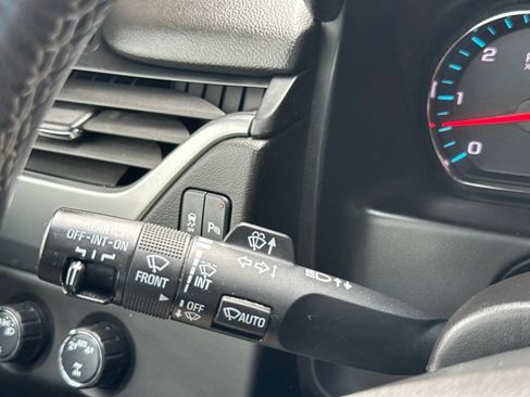 Used 2018 Chevrolet Suburban LS AWD/4WD image 30