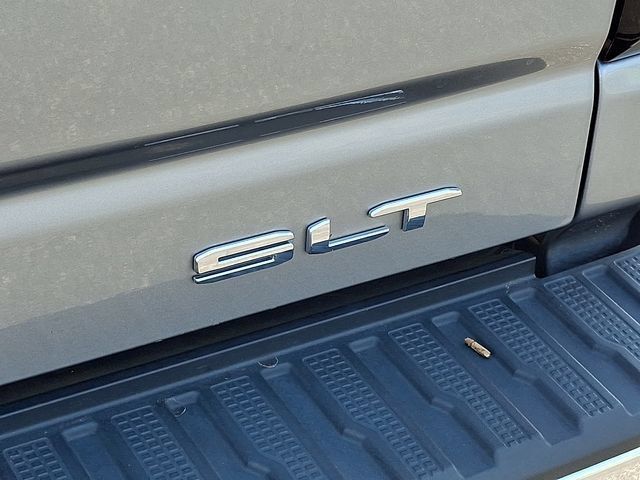 Used 2024 GMC Sierra 2500 SLT w/ SLT Premium Package AWD/4WD image 23