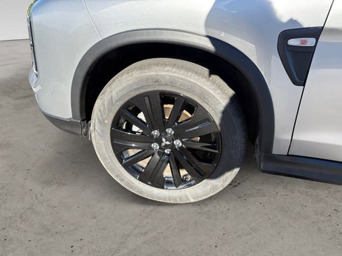 Used 2025 Mitsubishi Outlander Sport LE image 9