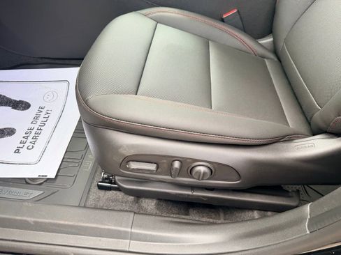 New 2026 Chevrolet Trax RS w/ Sunroof Package FWD image 14