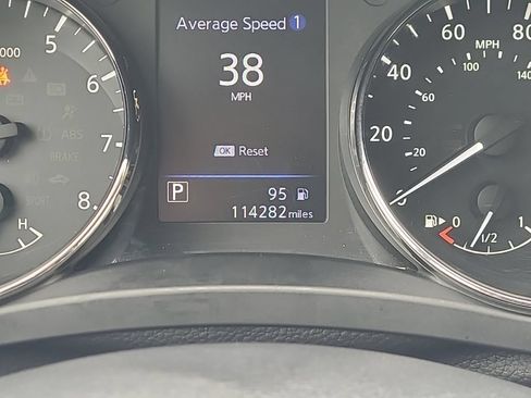 Used 2018 Nissan Rogue SV AWD/4WD image 21