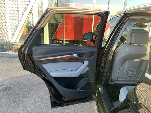 Certified 2022 Audi Q5 e Premium Plus w/ Premium Plus Package image 11