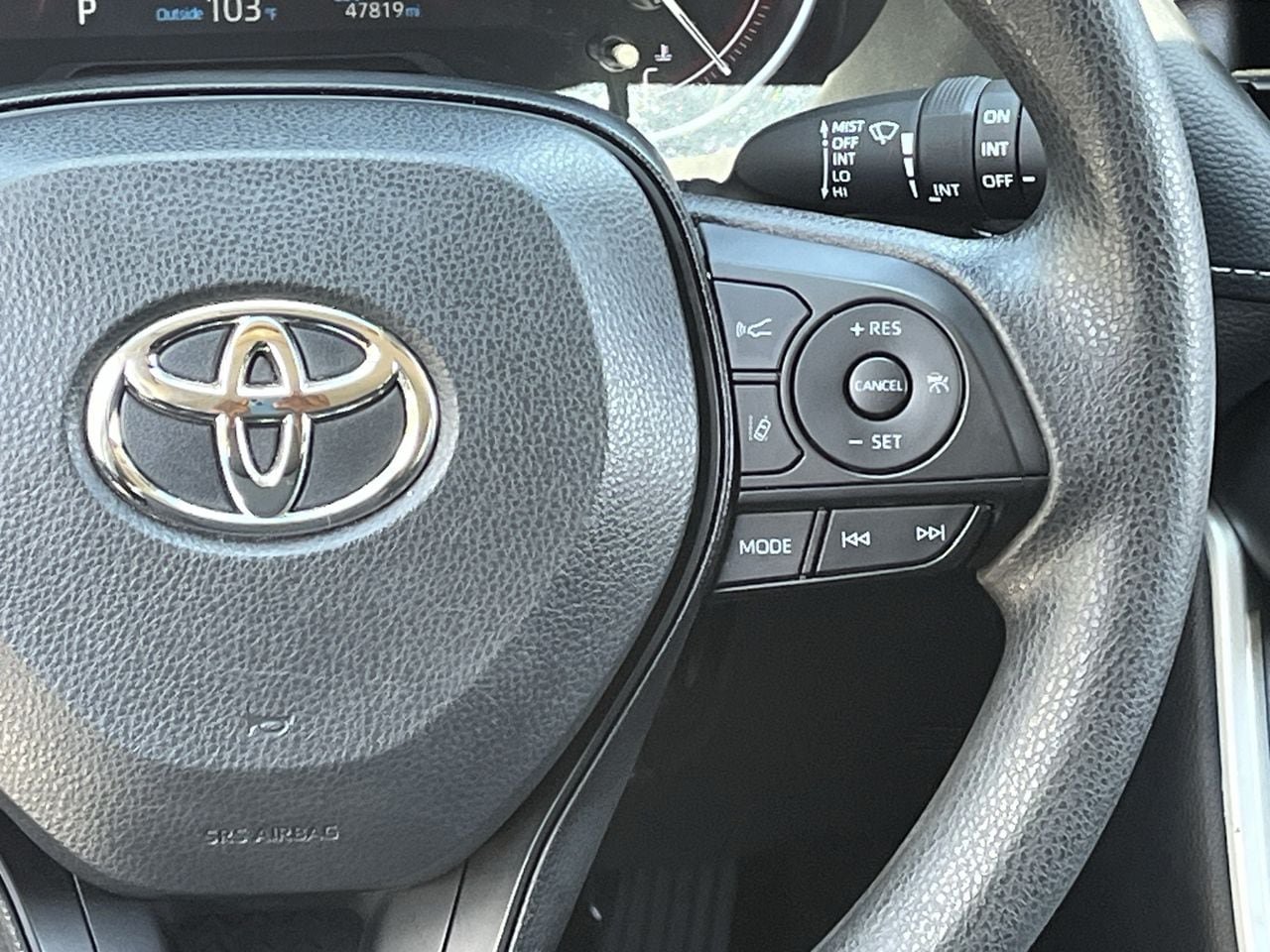 Used 2025 Toyota RAV4 XLE FWD image 14