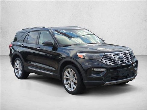 Used 2022 Ford Explorer Platinum w/ Equipment Group 601A image 3