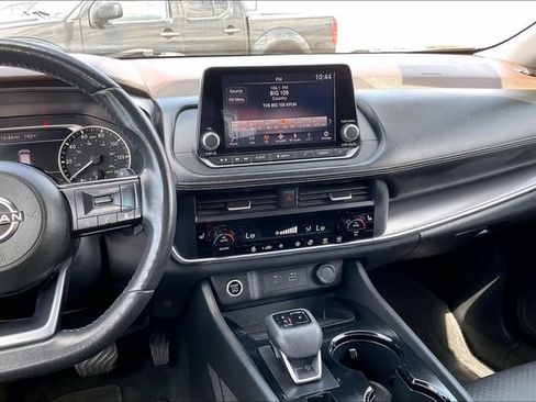 Certified 2023 Nissan Rogue SV w/ SV Premium B Package FWD image 5