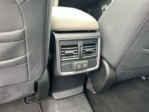 Used 2023 Subaru Forester Premium image 19