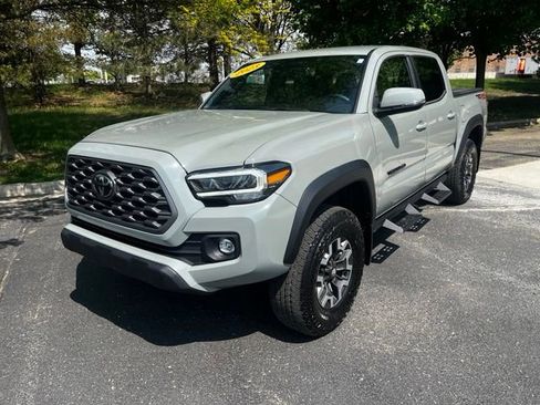 Used 2023 Toyota Tacoma TRD Off-Road AWD/4WD image 4