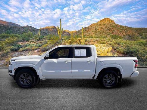 Used 2025 Nissan Frontier SV RWD image 7