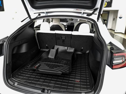 Used 2022 Tesla Model Y Performance AWD/4WD image 43