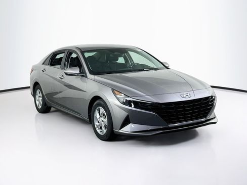 Used 2023 Hyundai Elantra SE FWD image 3