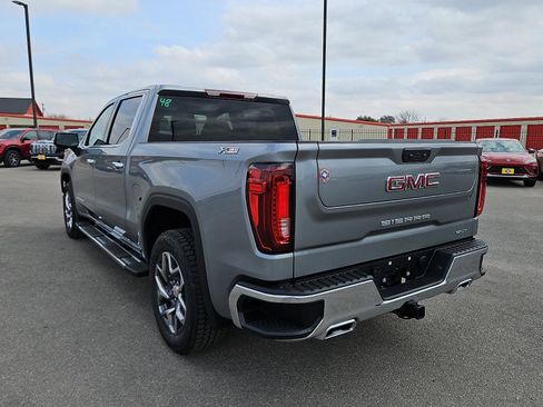 New 2026 GMC Sierra 1500 SLT image 3