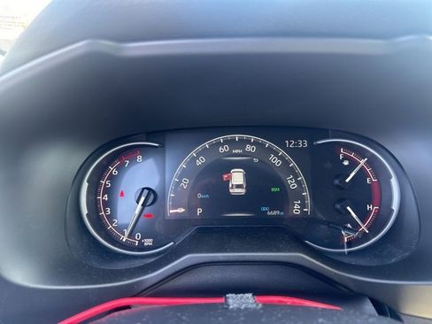 Used 2025 Toyota RAV4 XLE Premium image 11