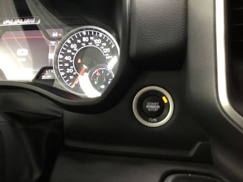 Used 2022 RAM 1500 Big Horn AWD/4WD image 34