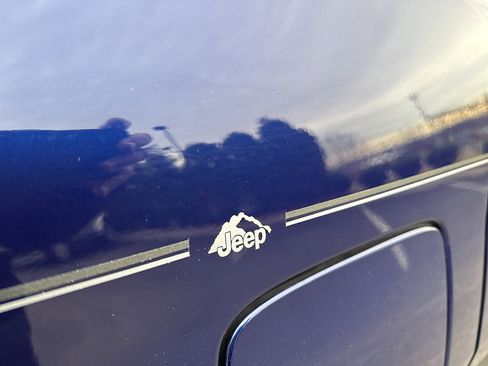 Used 2019 Jeep Renegade Limited w/ UConnect 8.4 Nav Group image 21