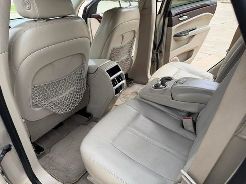 Used 2012 Cadillac SRX Luxury image 24