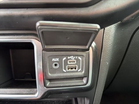 Used 2022 Jeep Wrangler Sport image 34