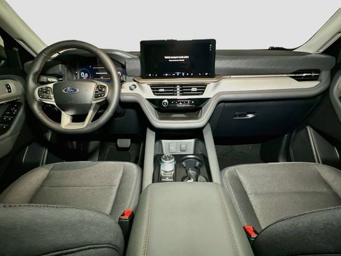 New 2026 Ford Explorer Active AWD/4WD image 8