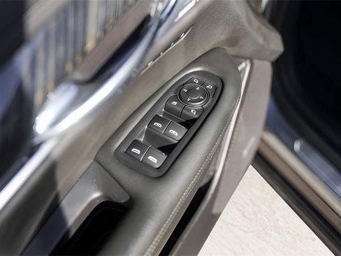 Used 2023 Cadillac XT6 Premium Luxury image 24