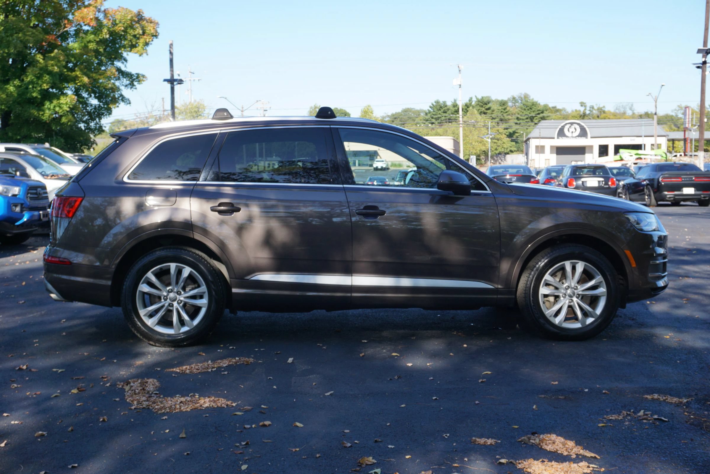 Used 2017 Audi Q7 3.0T Premium Plus w/ Premium Plus Package AWD/4WD image 4
