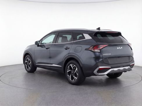 Used 2025 Kia Sportage LX image 6