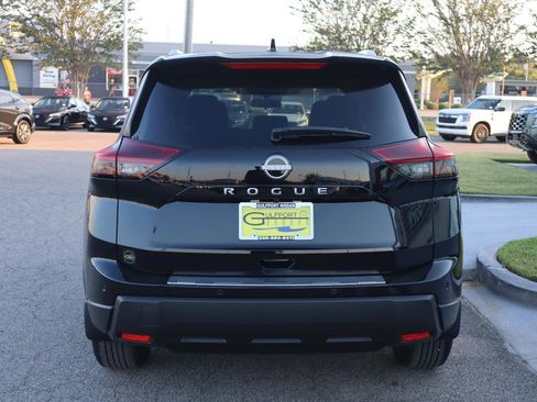New 2026 Nissan Rogue SV w/ SV Premium Package image 6