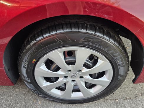 Certified 2022 Toyota Corolla LE image 5