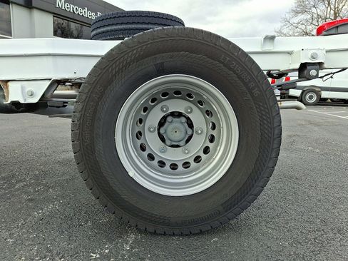 Used 2024 Mercedes-Benz Sprinter 4500 image 10