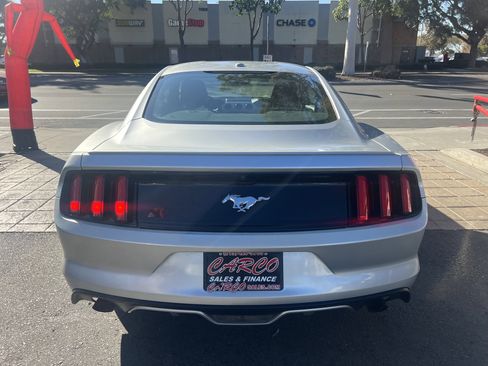 Used 2017 Ford Mustang Premium image 7