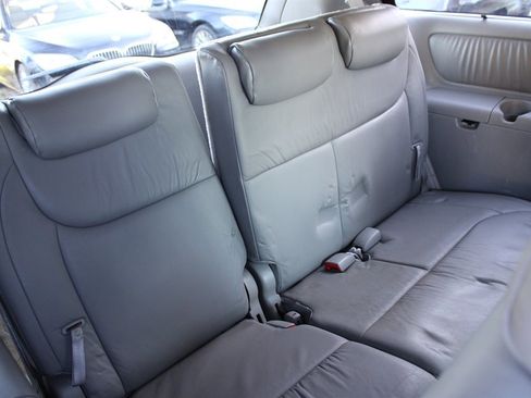 Used 2005 Toyota Sienna XLE image 22