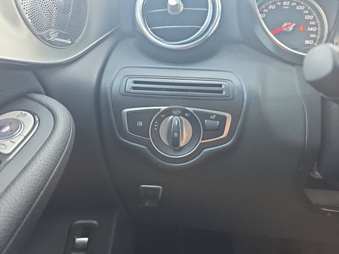 Used 2019 Mercedes-Benz GLC 300 4MATIC image 21