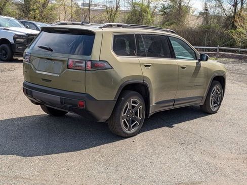 New 2026 Jeep Cherokee Laredo image 3