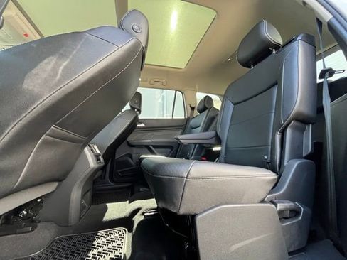 Certified 2023 Volkswagen Atlas SE w/ Panoramic Sunroof Package image 12