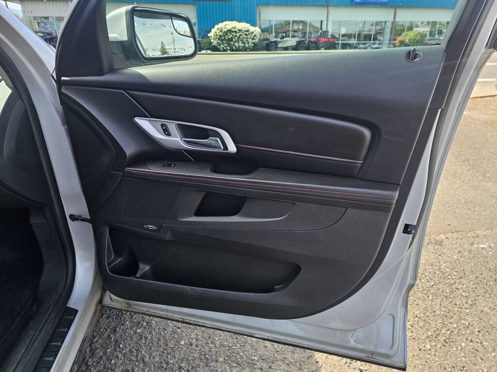 Used 2014 GMC Terrain SLT w/ Safety Package AWD/4WD image 10