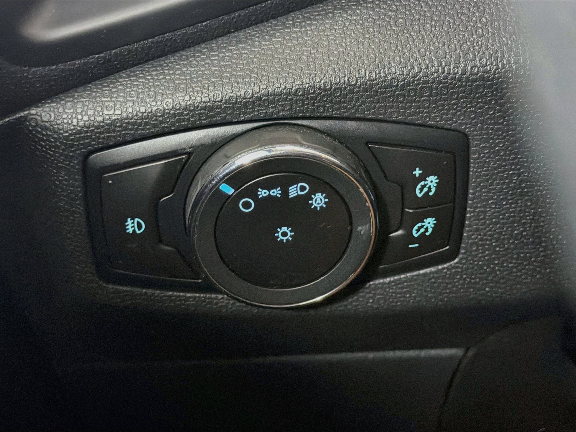 Used 2019 Ford EcoSport SE w/ SE Convenience Package FWD image 16