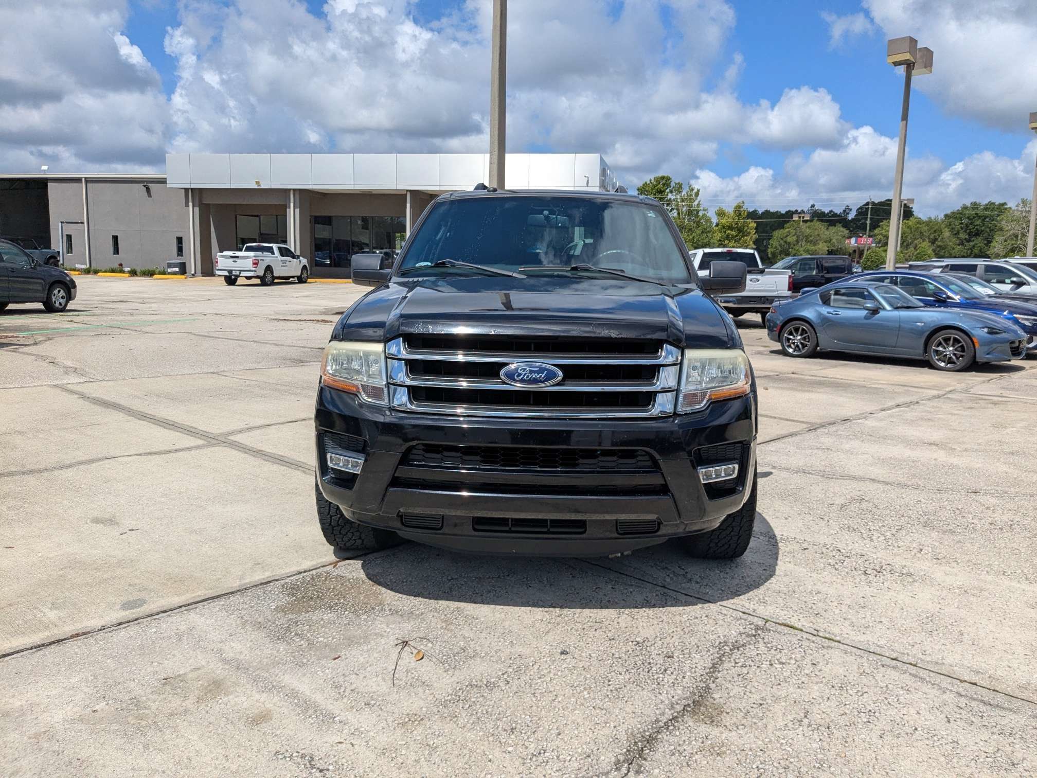 Used 2016 Ford Expedition EL XLT w/ Equipment Group 202A RWD image 9
