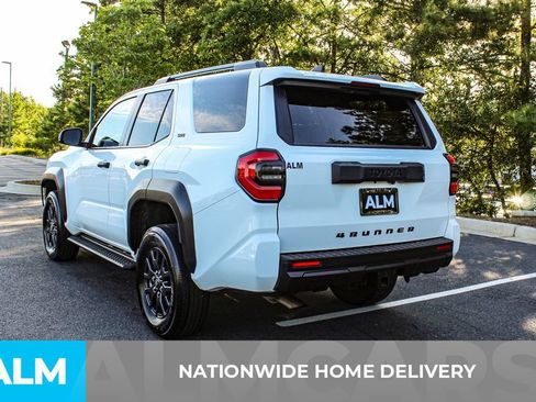 Used 2025 Toyota 4Runner SR5 AWD/4WD image 4