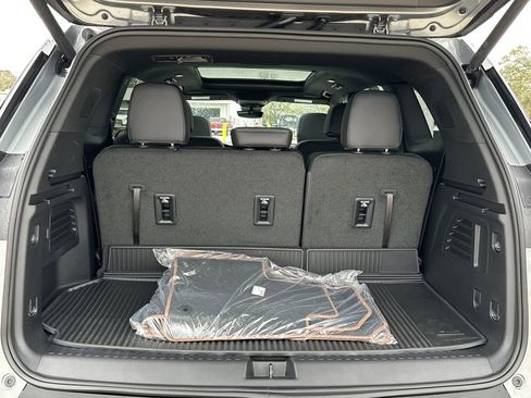 New 2026 GMC Acadia AT4 w/ Super Cruise Package image 33