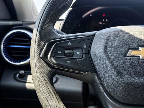 Used 2024 Chevrolet Trax LT FWD image 17