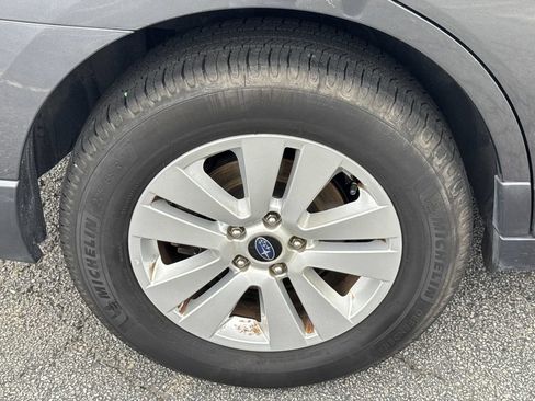 Used 2019 Subaru Outback 2.5i AWD/4WD image 17