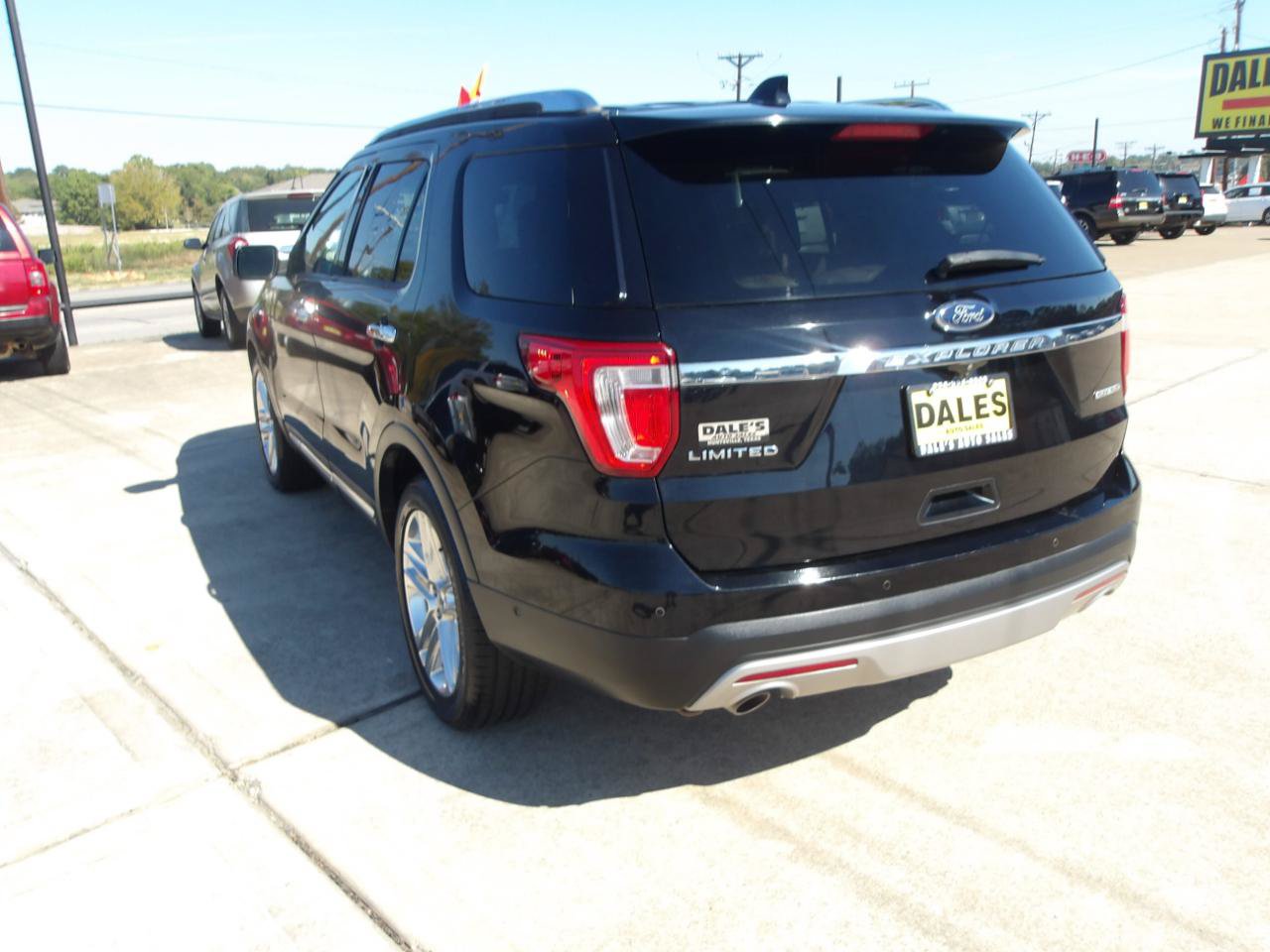 Used 2016 Ford Explorer Limited w/ Equipment Group 301A FWD image 14